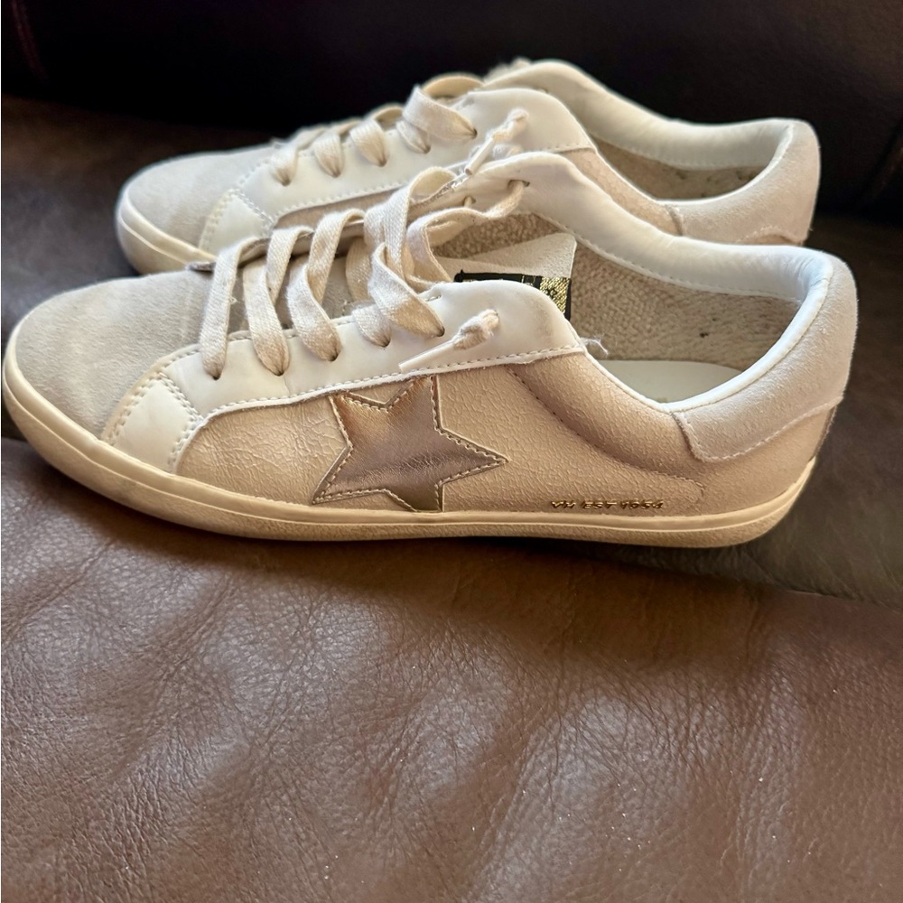 Vintage Havana White and Tan Sneakers